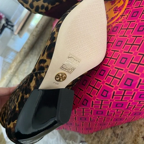 New Tory Burch Lila Pointed Toe Bootie - Picture 7 of 7